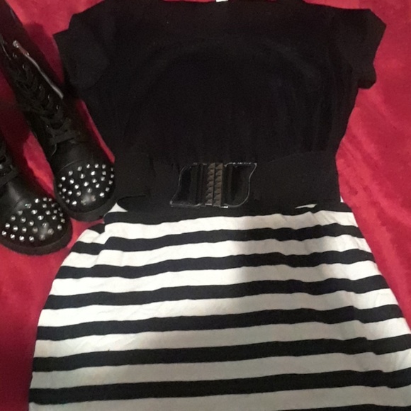 Dress Mini - Picture 2 of 3